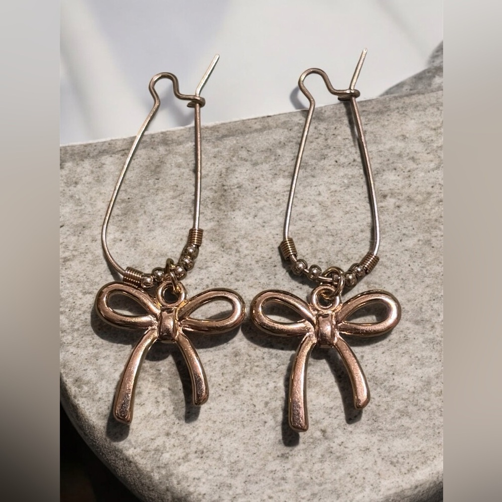 Elegant Bow-Shaped Earrings